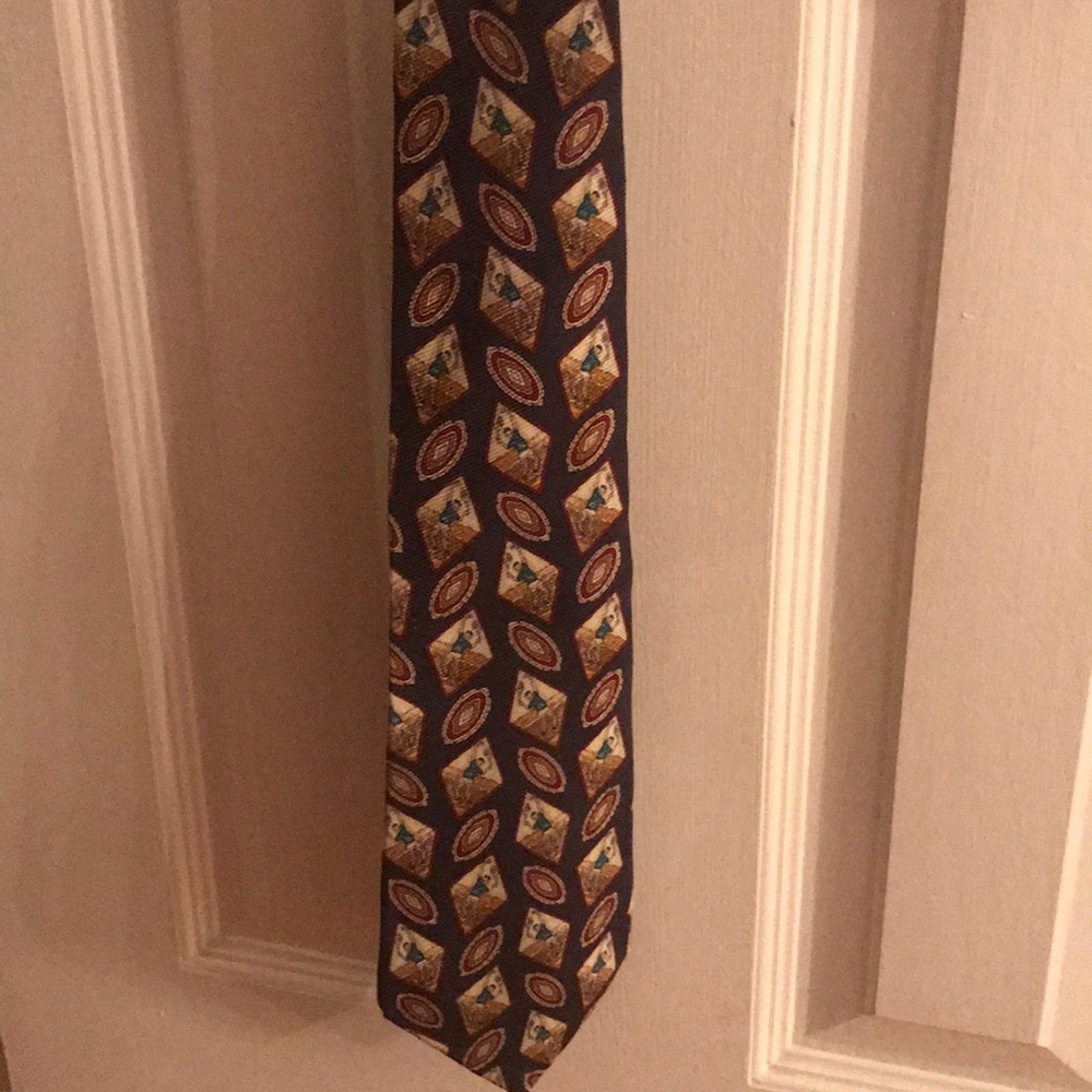 Burberry tie with a tennis print